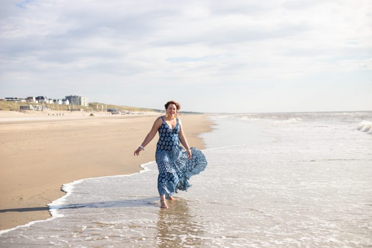 Spirituele sessie op het strand