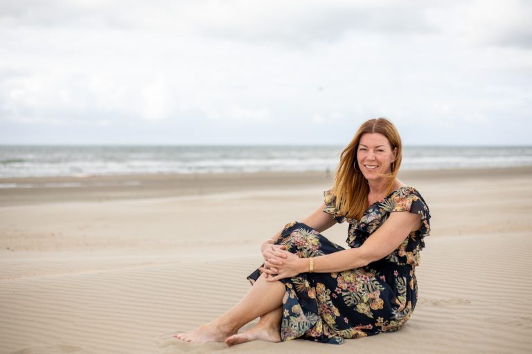 Spontaan portret op het strand